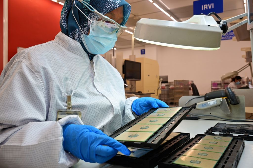 Intel conclui venda de negócios SSD e fábrica na China por US$ 7 bi