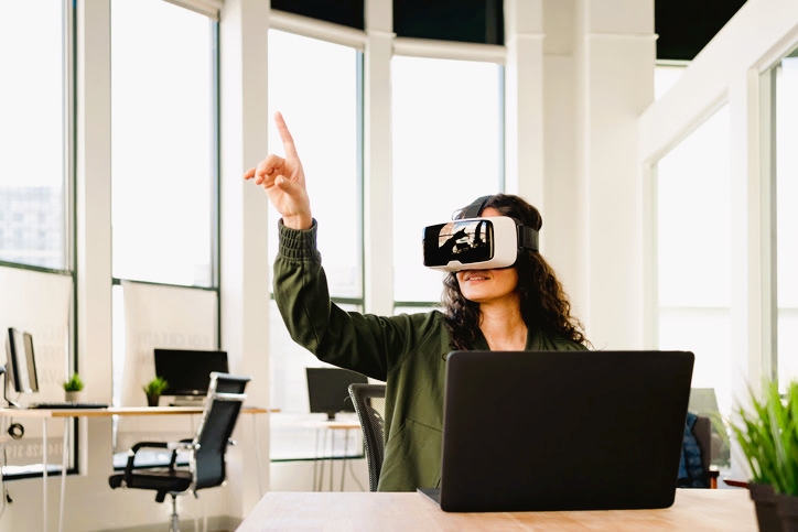 Vendas globais de headsets para VR crescem 240% no trimestre, afirma a IDC